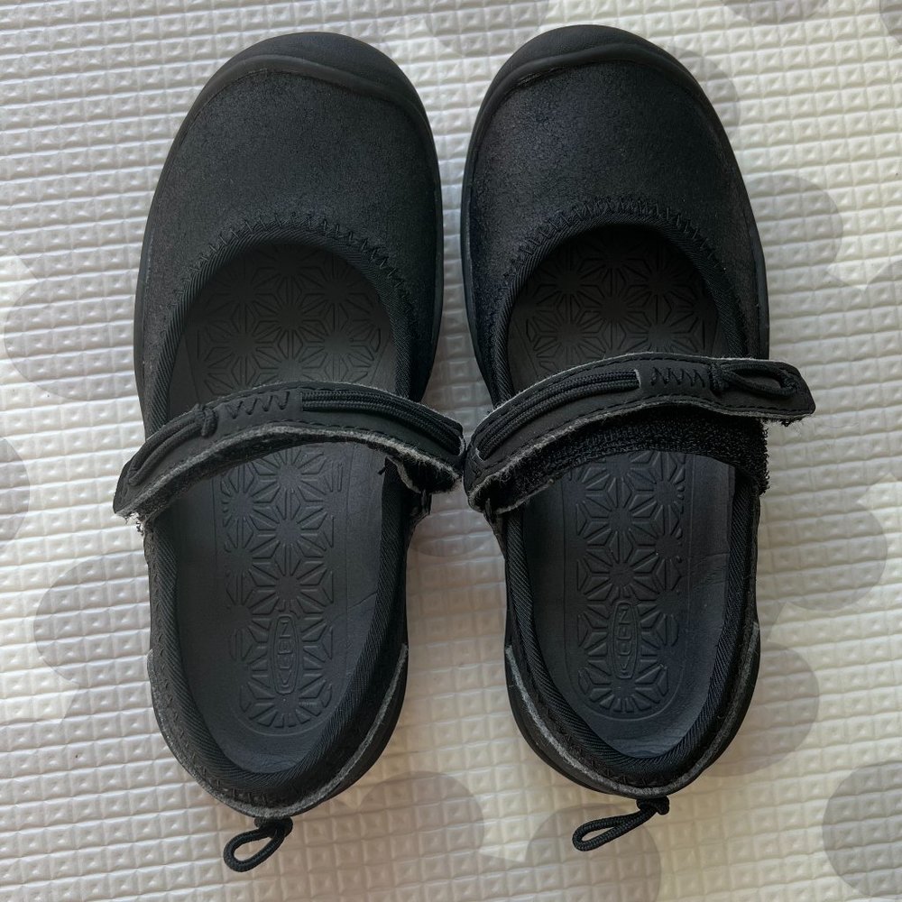 Keen Newport Girls Shoes Color Black Straps Mary Jane Slip On -  Size 10